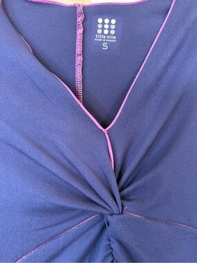 Title Nine Navy V-Neck Twist-Front Top with Pink Accent